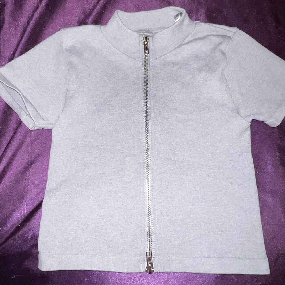 Light gray zipper up crop top